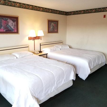Travelstar Inn & Suites Colorado Springs Dış mekan fotoğraf