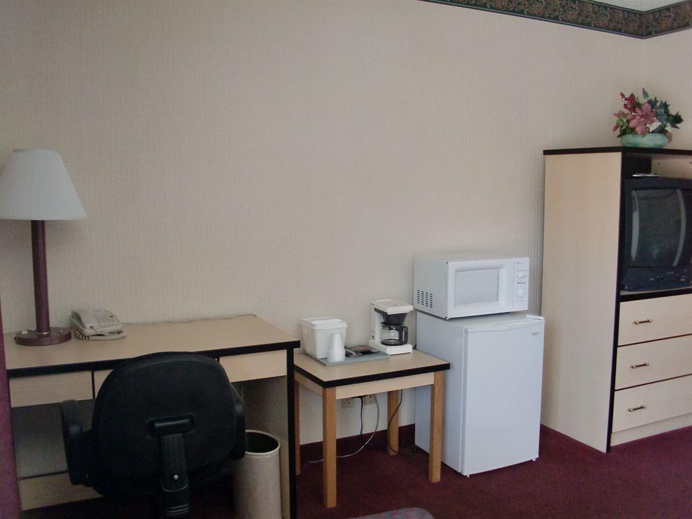 Travelstar Inn & Suites Colorado Springs Dış mekan fotoğraf