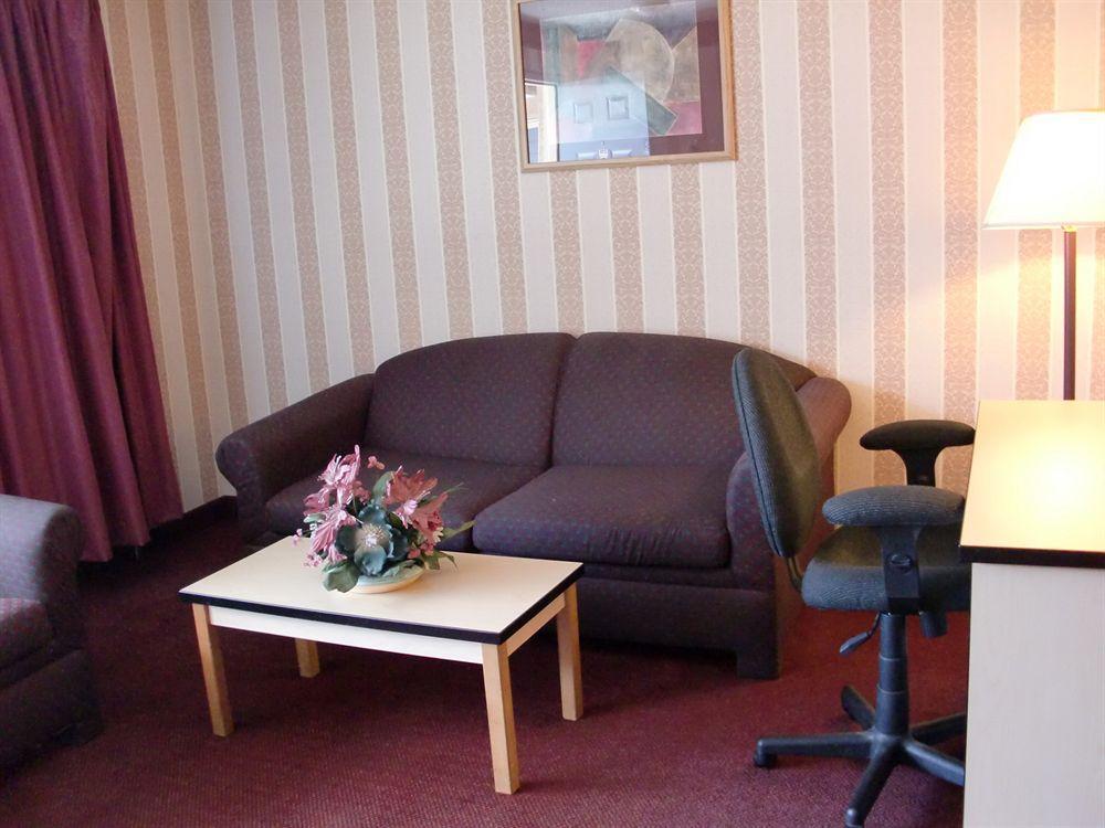 Travelstar Inn & Suites Colorado Springs Dış mekan fotoğraf
