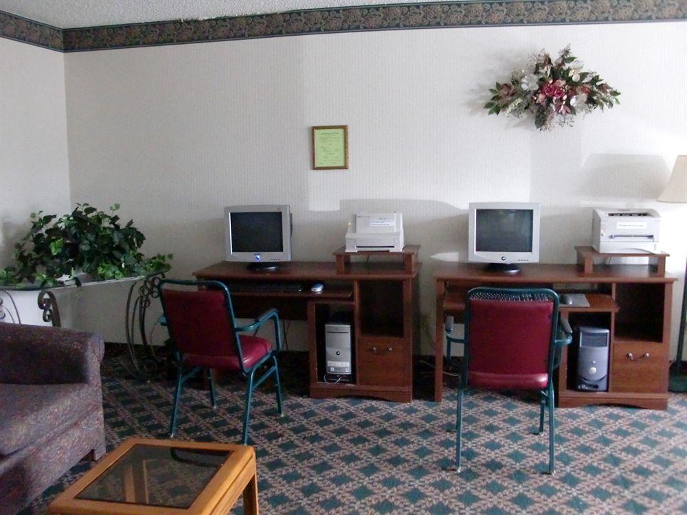 Travelstar Inn & Suites Colorado Springs Dış mekan fotoğraf