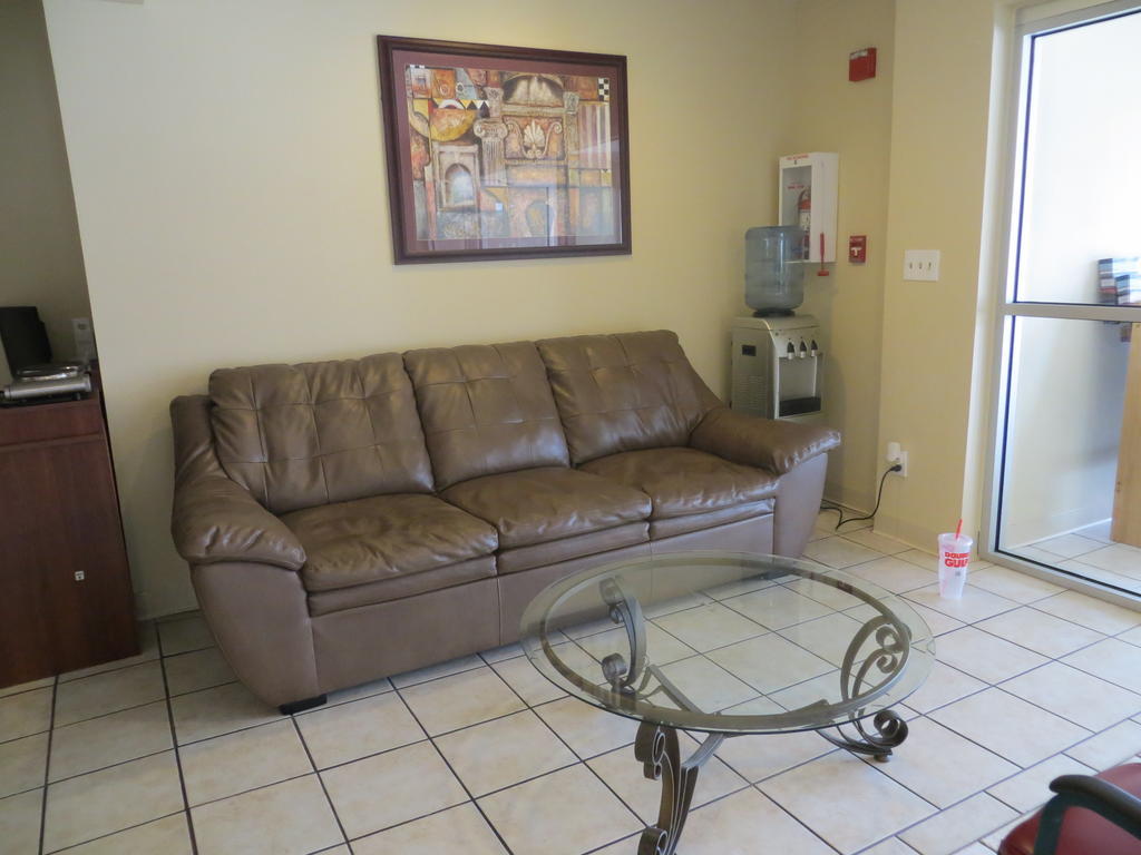 Travelstar Inn & Suites Colorado Springs Dış mekan fotoğraf