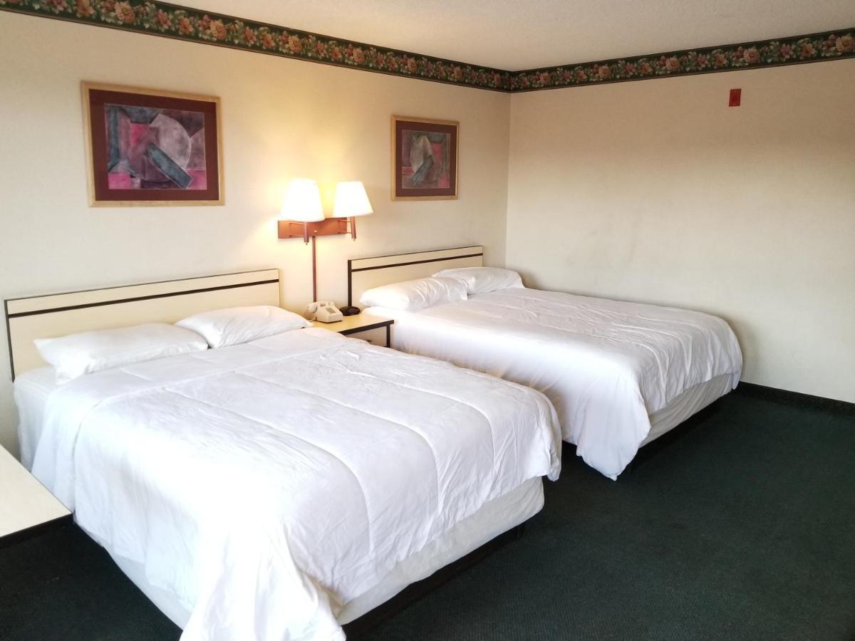 Travelstar Inn & Suites Colorado Springs Dış mekan fotoğraf